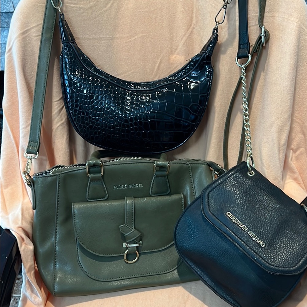 Alexis Bendel is Christian Soriano  and black  Shoulder Bag bundle